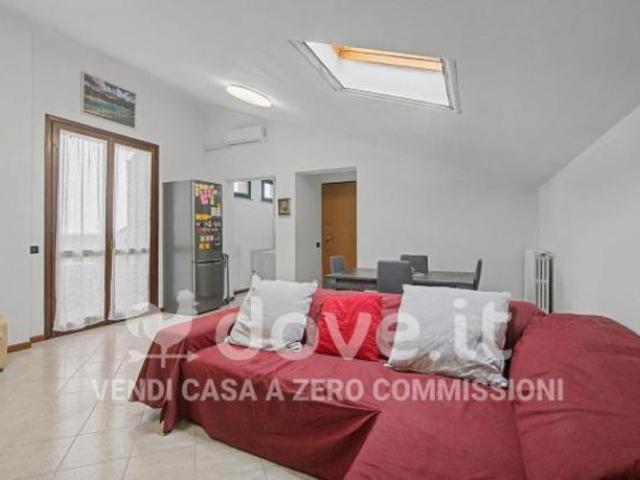 Appartamento in vendita a Bornasco, Lombardia