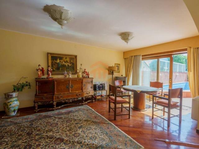 Villa Indipendente in vendita a Coroglio, Campania