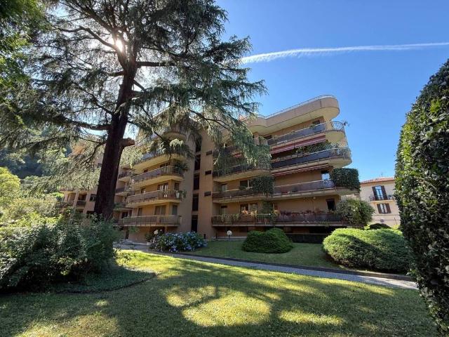 Appartamento in vendita a Como, Lombardia