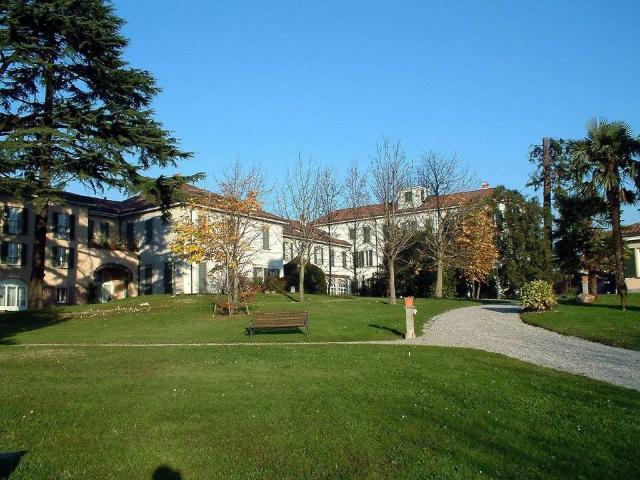 Appartamento in vendita a Besana In Brianza, Lombardia