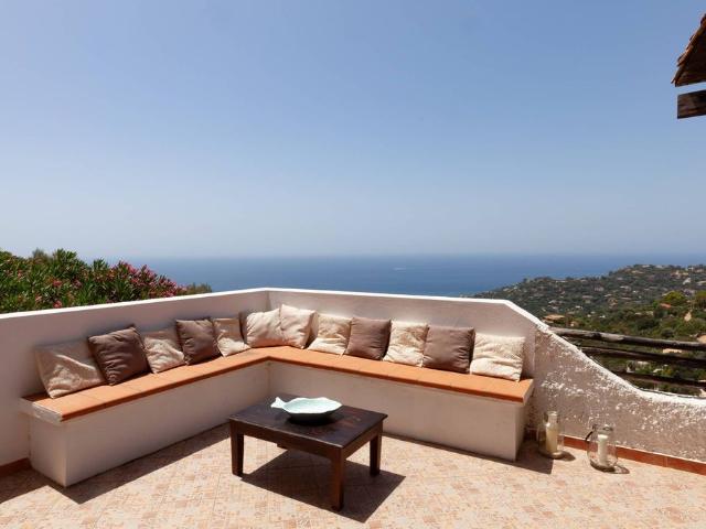 Villa Indipendente in vendita a Sinnai, Sardigna/Sardegna