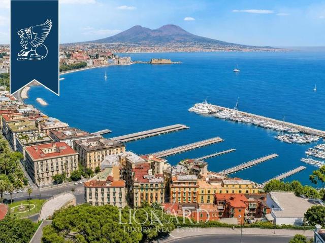 Appartamento in vendita a Municipalità 1, Campania
