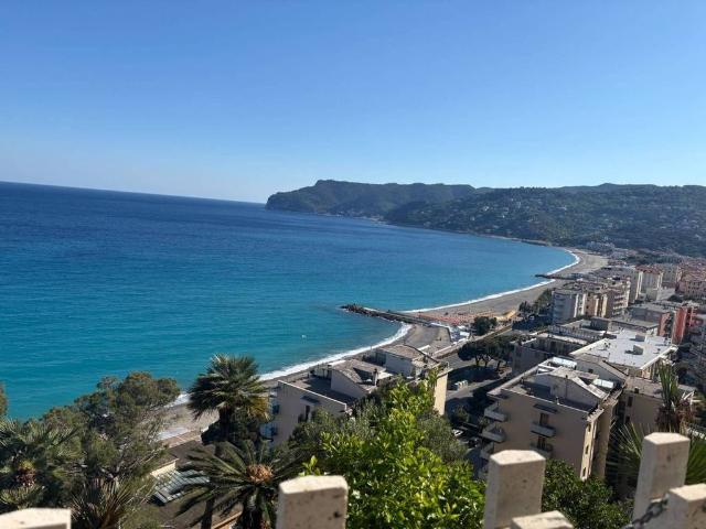 Appartamento in vendita a Spotorno, Liguria