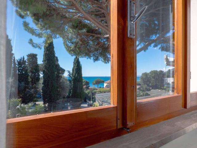 Appartamento in vendita a Cogoleto, Liguria