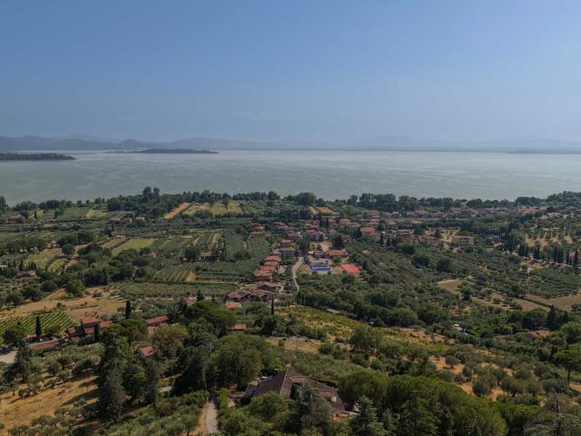 Appartamento in vendita a Passignano Sul Trasimeno, Umbria