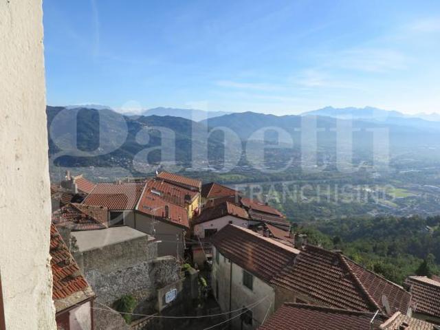 Appartamento in vendita a Follo, Liguria