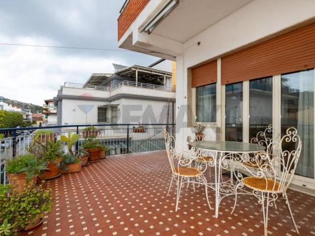 Appartamento in affitto a Aci Castello, Sicilia
