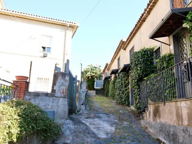 Appartamento in affitto a Capomulini, Acireale