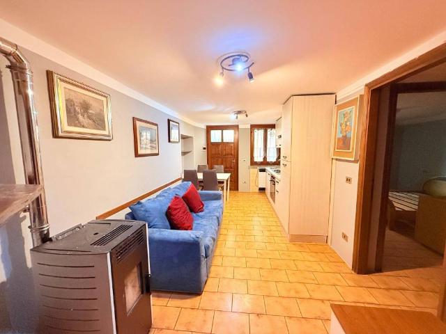 Appartamento in affitto a Adrara San Martino, Lombardia