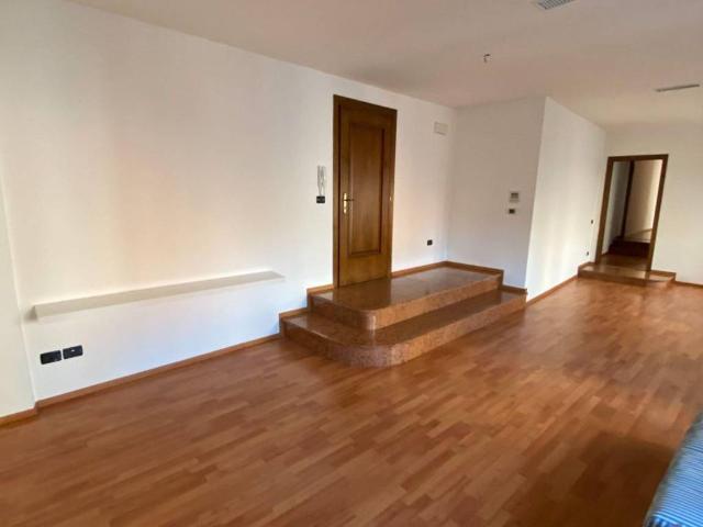 Appartamento in affitto a Borgo Dolomiti, Adria