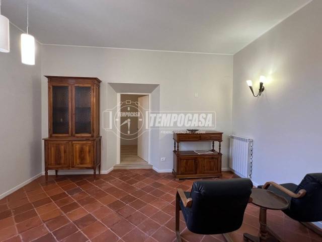 Appartamento in affitto a Adro, Lombardia