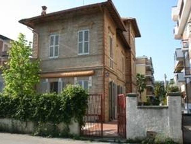 Appartamento in affitto a Unione dei Comuni della Val Vibrata, Alba Adriatica