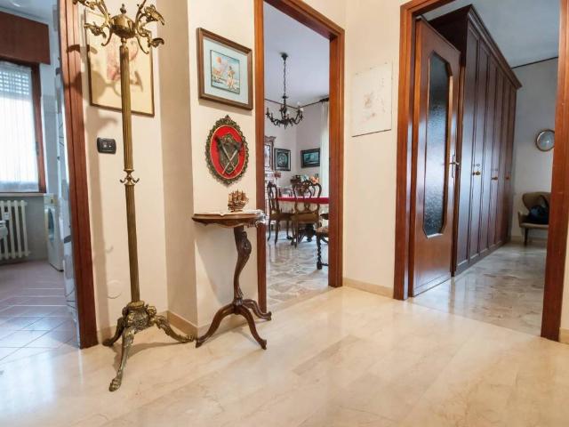 Appartamento in affitto a Borgo Piave, Alba
