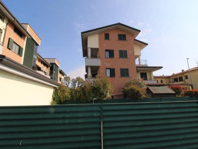 Appartamento in affitto a Cascina Dosso, Albiate