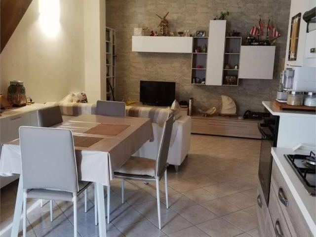 Appartamento in affitto a Colline Matildiche, Re
