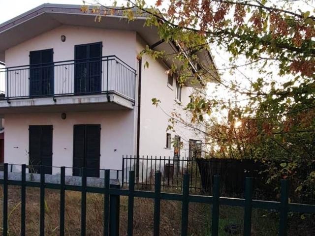 Appartamento in affitto a Albuzzano, Pavia