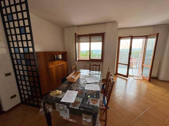Appartamento in affitto a Brecce Bianche, Marche