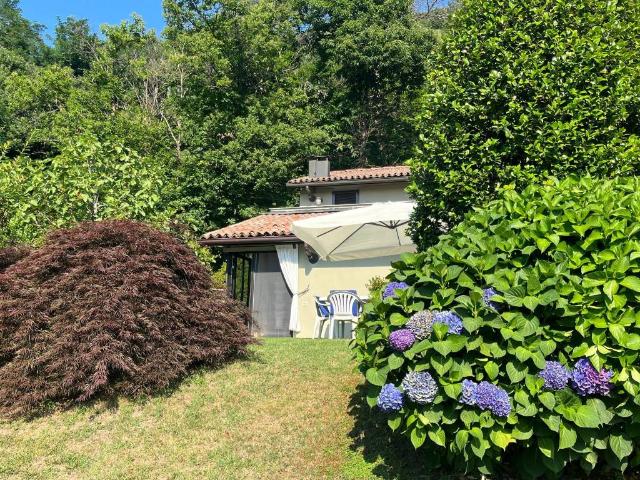 Appartamento in affitto a Angera, Lombardia