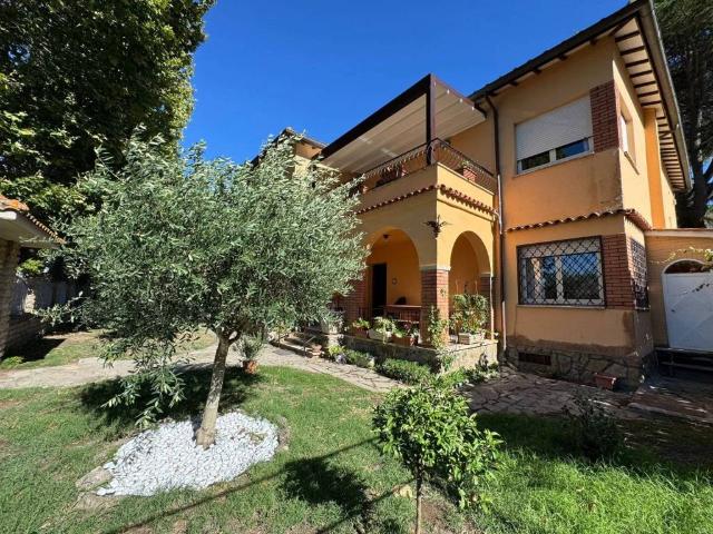 Appartamento in affitto a Centro Storico, Anguillara Sabazia