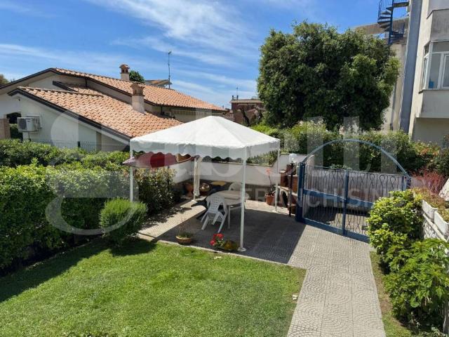 Appartamento in affitto a Lido di Enea, Roma Capitale