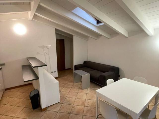 Appartamento in affitto a Appiano Gentile, Como