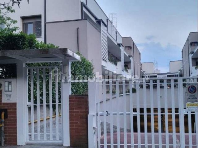 Appartamento in affitto a Valera, Arese