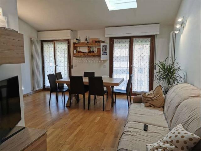 Appartamento in affitto a Palazzo Del Pero, Toscana