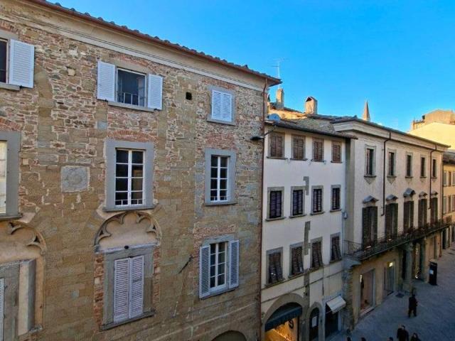 Appartamento in affitto a Palazzo Del Pero, Toscana