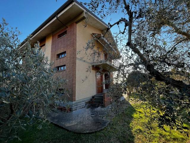 Appartamento in affitto a Palazzo Del Pero, Toscana