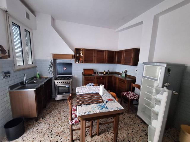 Appartamento in affitto a Palazzo Del Pero, Toscana
