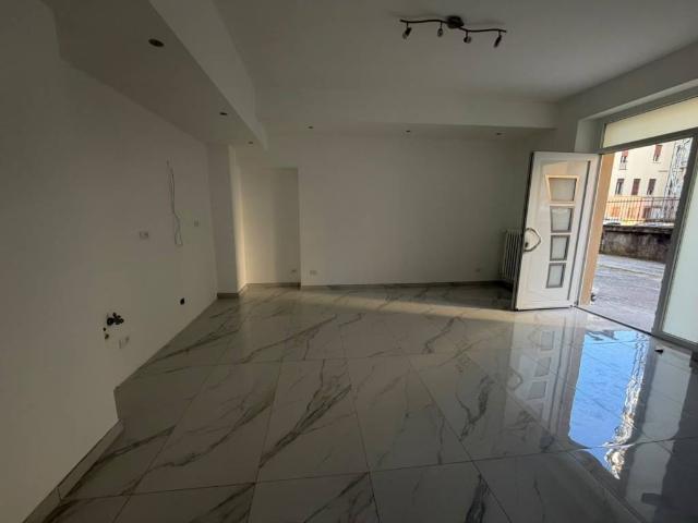Appartamento in affitto a Regione Siberia, Arona