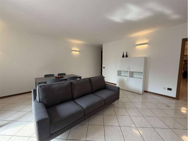 Appartamento in affitto a Mercurago, Arona