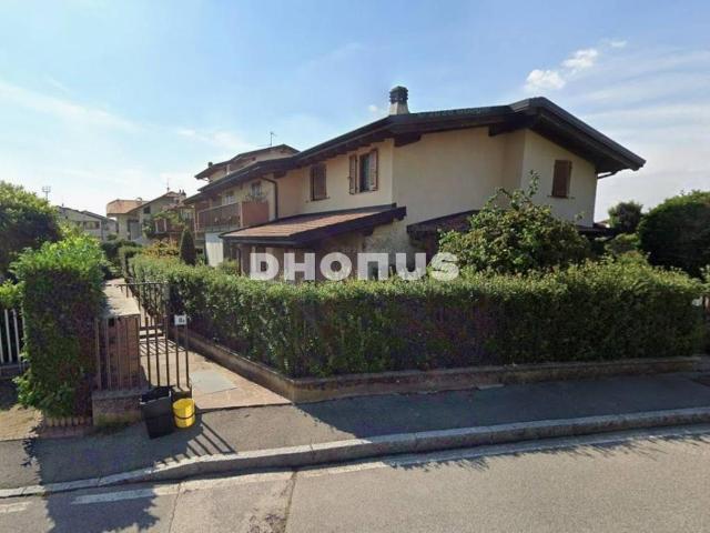 Appartamento in affitto a Azzano San Paolo, Lombardia