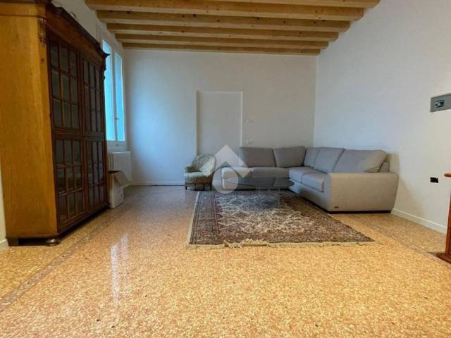Appartamento in affitto a Pilastroni, Bassano Del Grappa