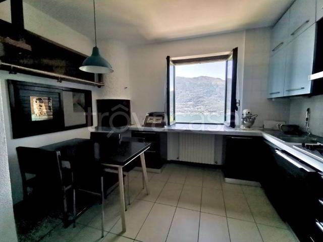 Appartamento in affitto a Lezzeno, Bellano