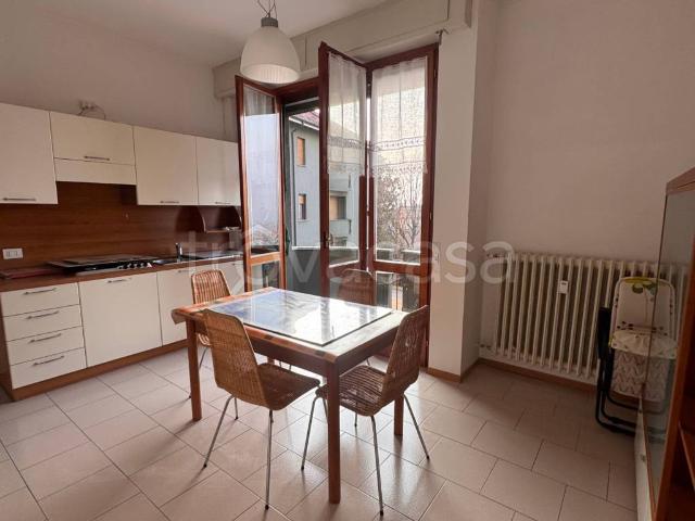 Appartamento in affitto a Bellano, Lombardia