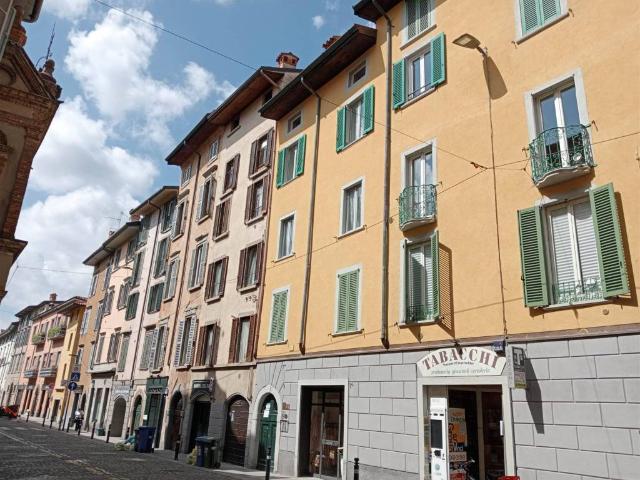 Appartamento in affitto a Città Alta, Bergamo