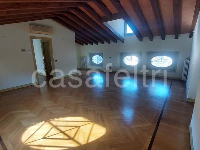 Appartamento in affitto a Città Alta, Bergamo
