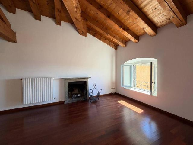 Appartamento in affitto a Città Alta, Bergamo