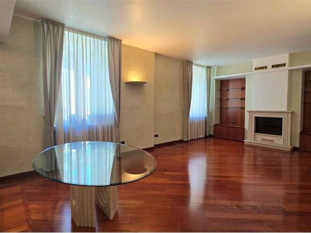 Appartamento in affitto a Città Alta, Bergamo