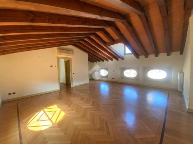 Appartamento in affitto a Città Alta, Bergamo