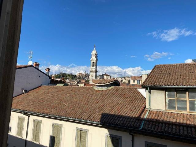 Appartamento in affitto a Città Alta, Bergamo