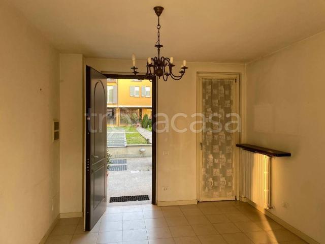 Appartamento in affitto a Bernareggio, Lombardia