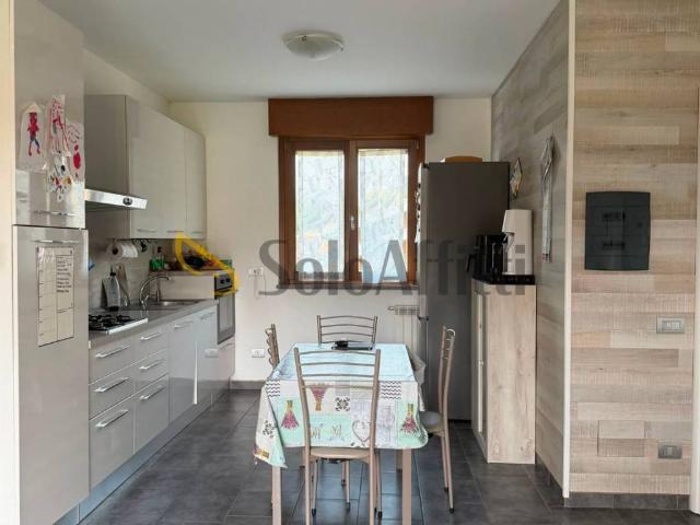 Appartamento in affitto a Besano, Varese
