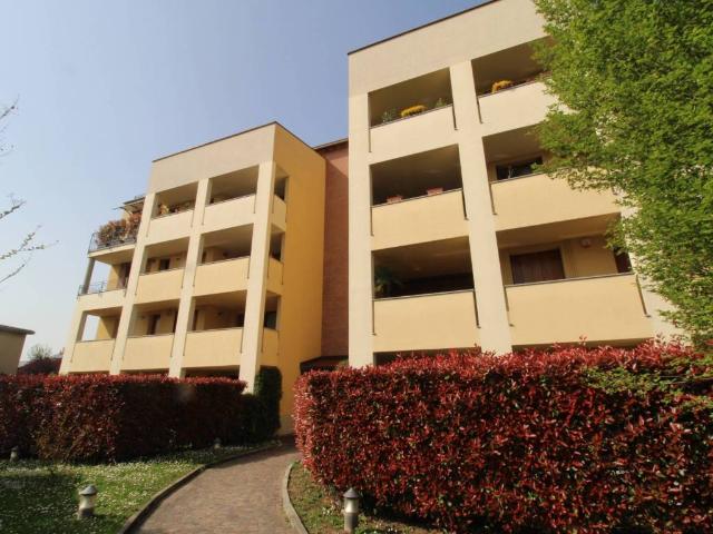 Appartamento in affitto a Biassono, Monza e della Brianza