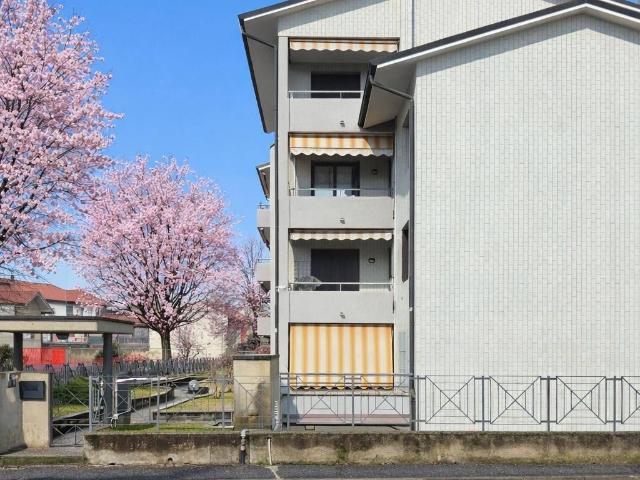Appartamento in affitto a Biassono, Lombardia