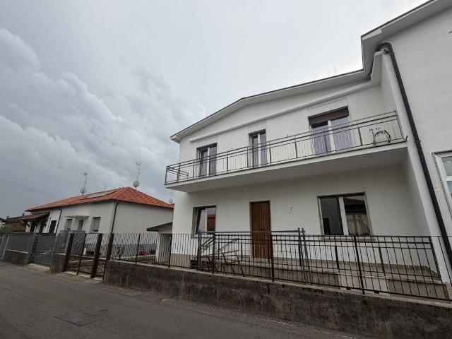 Appartamento in affitto a Biassono, Lombardia