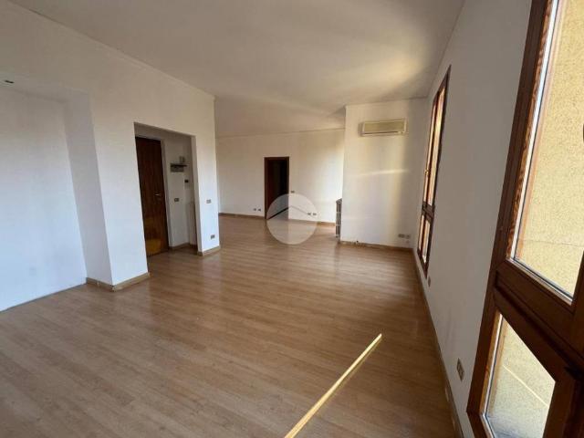 Appartamento in affitto a Ospiate, Bollate