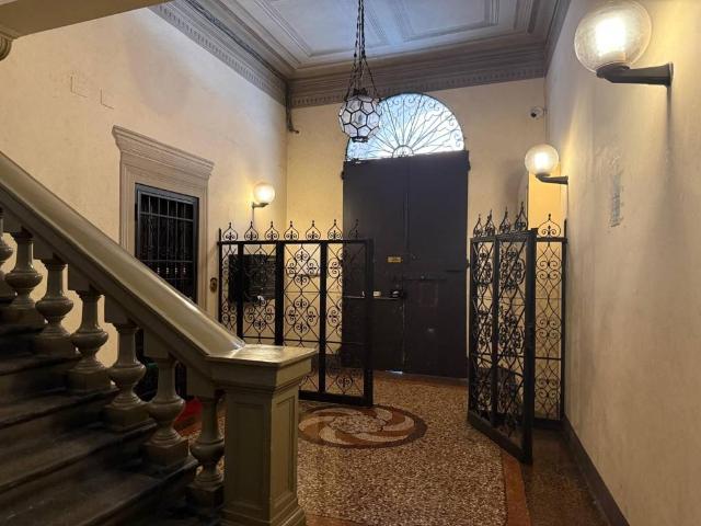 Appartamento in affitto a Santo Stefano, Bologna