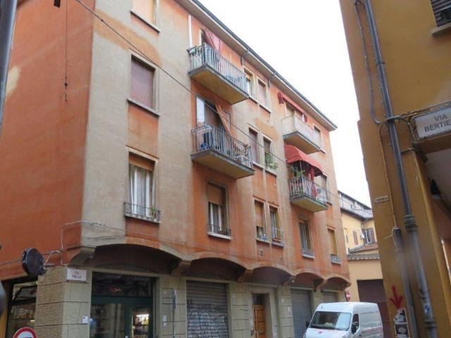 Appartamento in affitto a Santo Stefano, Bologna
